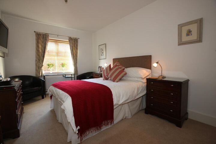 Room 5 of 28