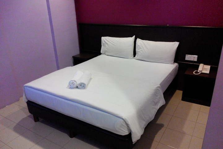 Room 6 of 43