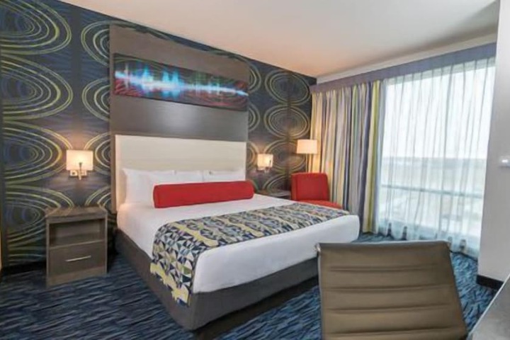 1 King Bed (12 of 20)
