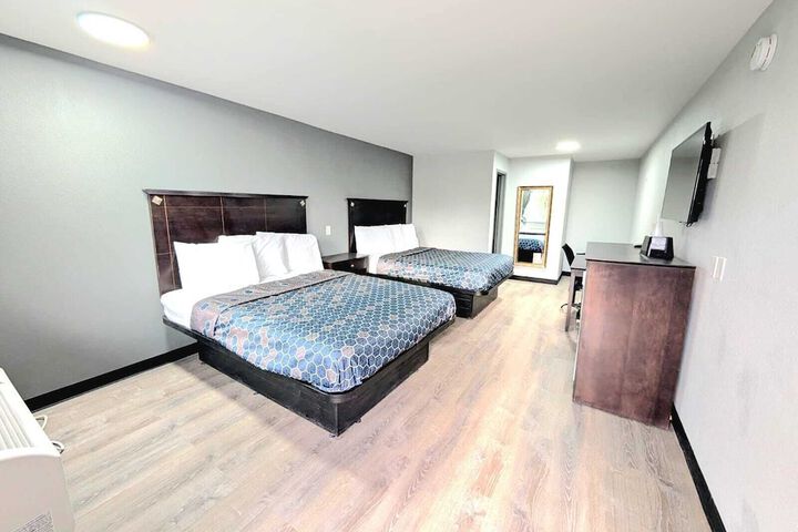 Room 5 of 6