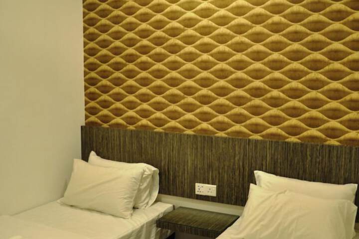 Room 15 of 27