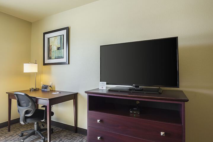 Quadruple Queen Bed (3 of 6)