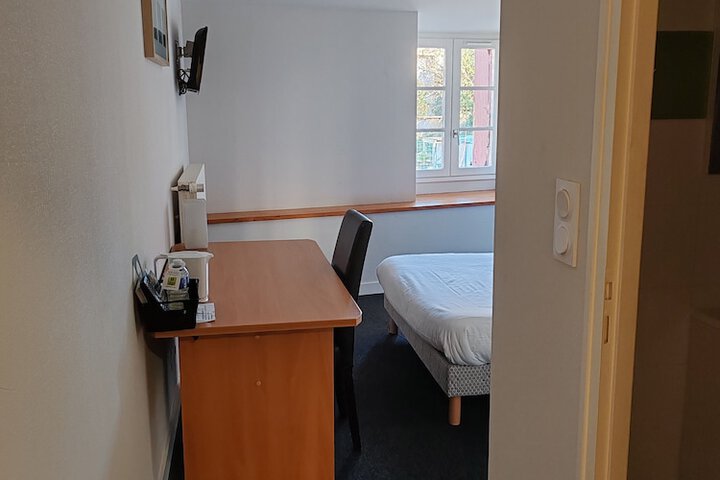 Room 4 of 14