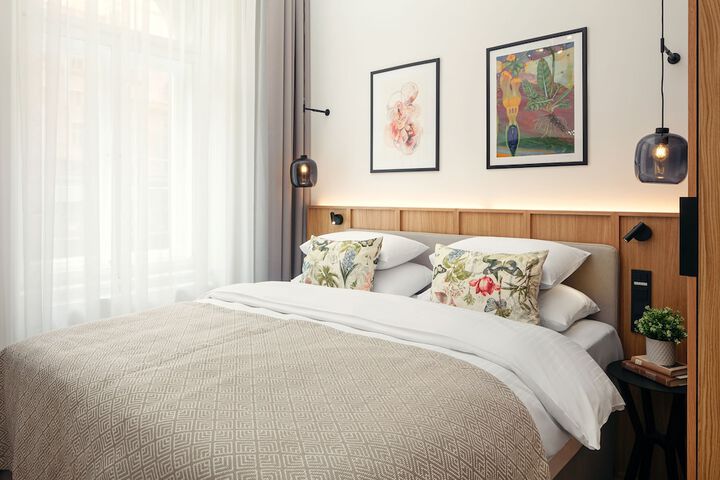 Room 8 of 52