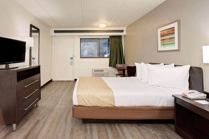 1 Double Bed Accessible Room (6 of 11)