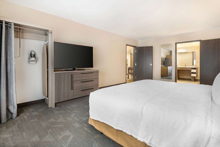 Room 8 of 37