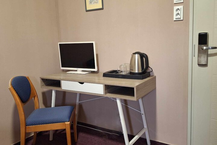 Room 11 of 51