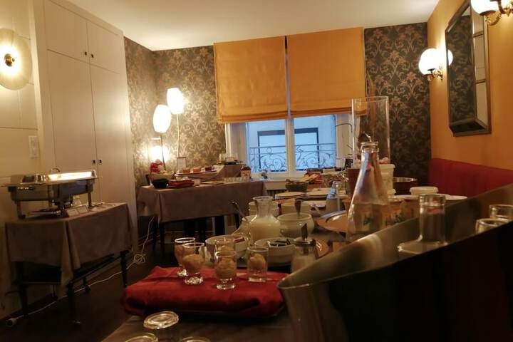 Dining 51 of 75