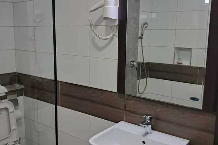 Room 15 of 23