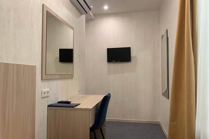 Room 21 of 62