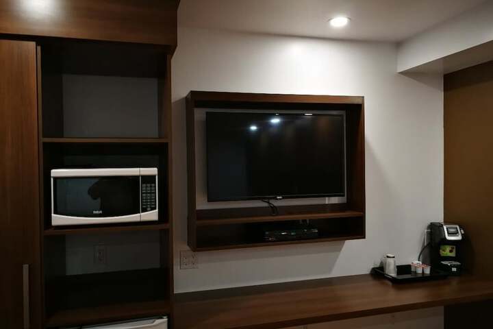 Room 18 of 37