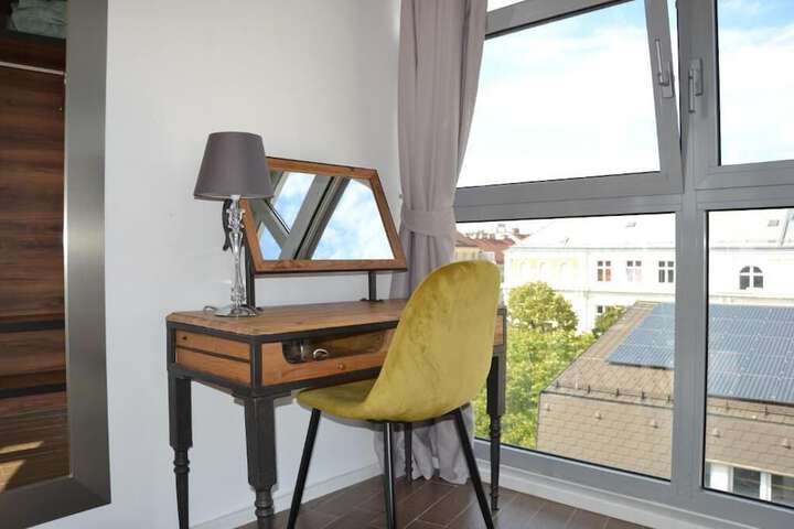 Room 25 of 67
