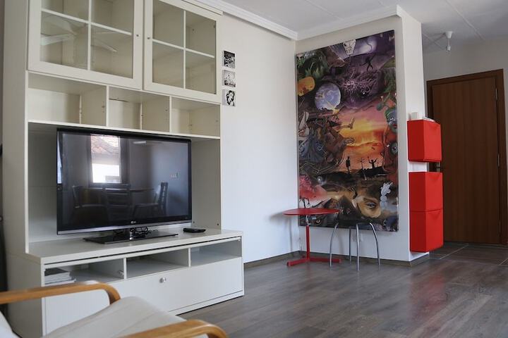 Room 12 of 16