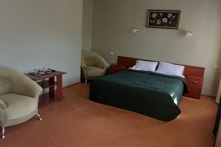 Room 9 of 91