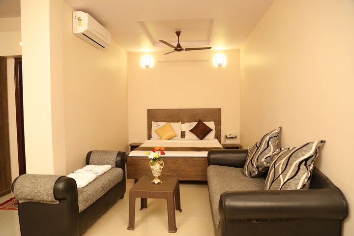Room 12 of 24