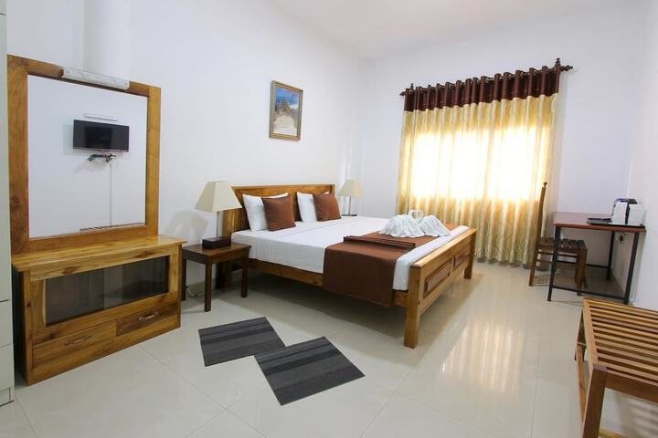 Room 4 of 14