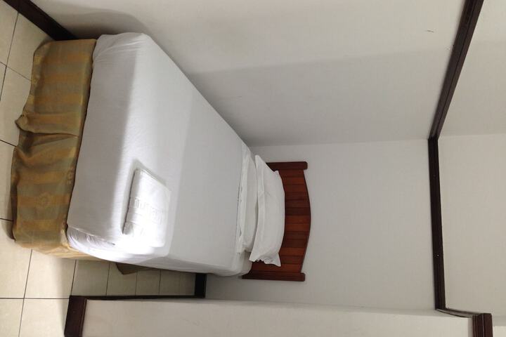 Room 4 of 24