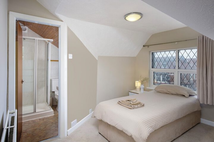 Room 43 of 59