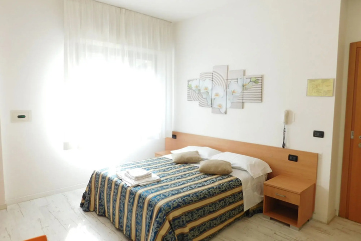 Room 7 of 50