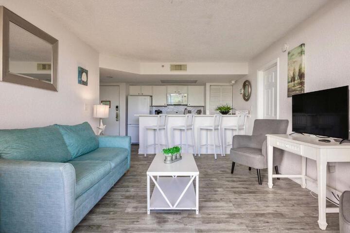 Image of Tortuga Suite at Sunrise Suites Resort - Heated Pool Hot Tub & Free Parking