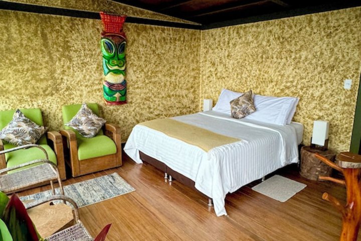 Room 4 of 18
