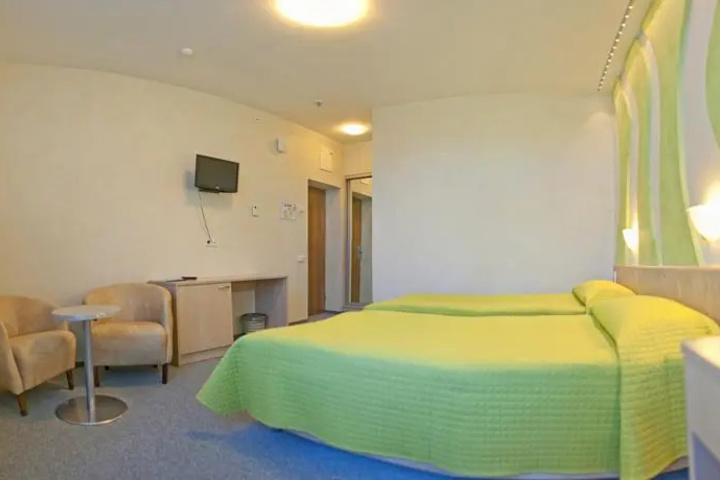 Room 4 of 19