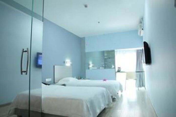 Room 5 of 38