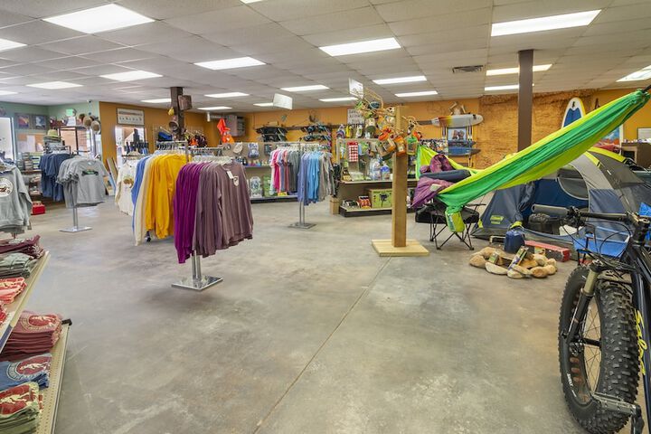 Gift Shop 104 of 116