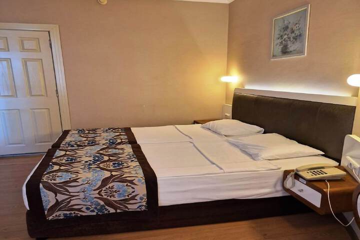 Room 6 of 39