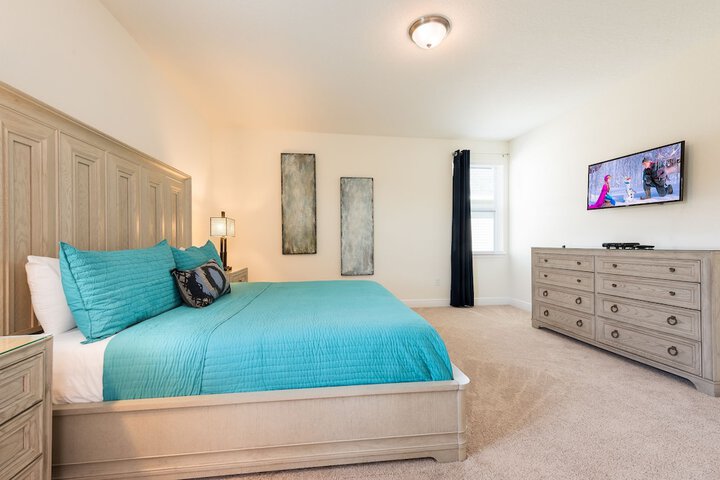 Room 8 of 35