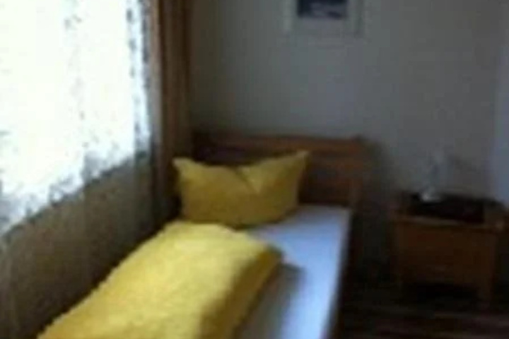 Room 2 of 3