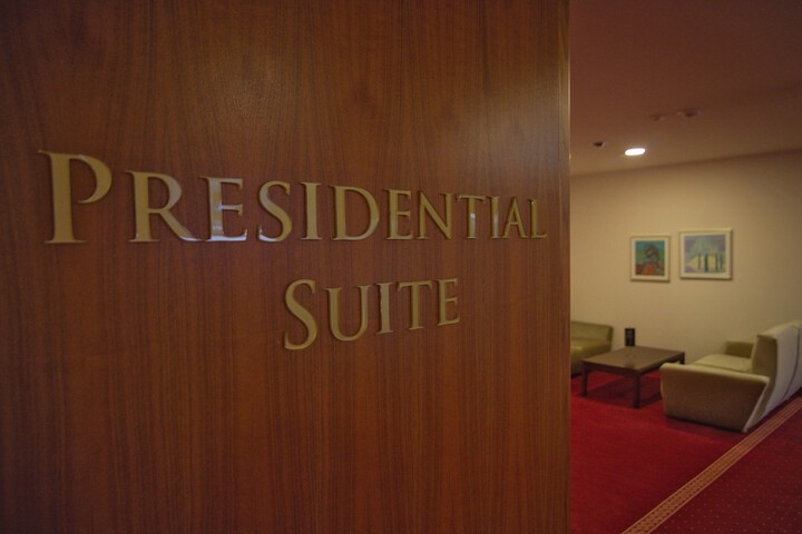 Room 9 of 146