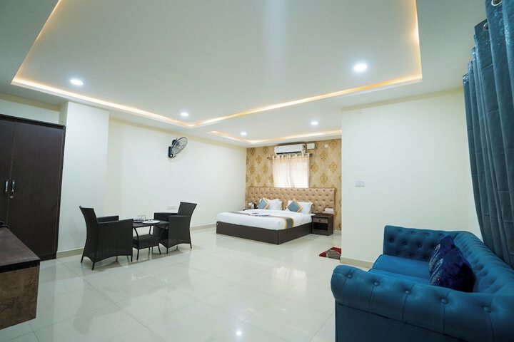 Room 18 of 34