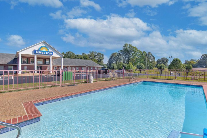 Pool 30 of 47