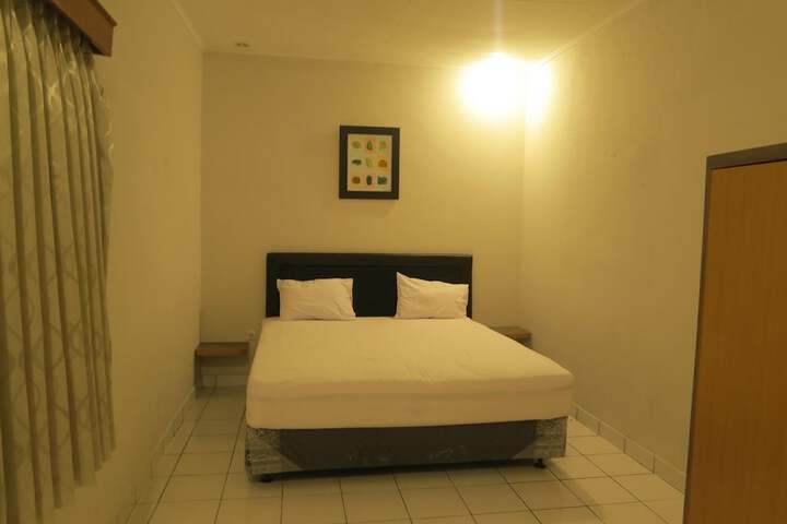 Room 14 of 35