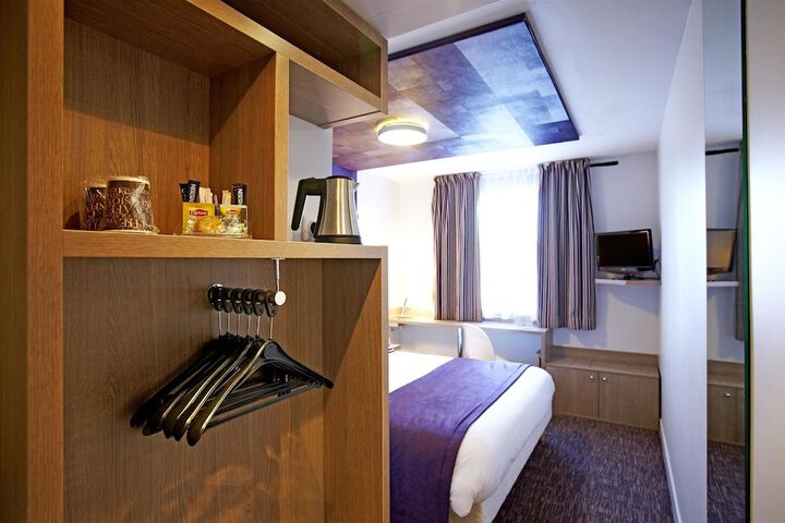 Room 15 of 29
