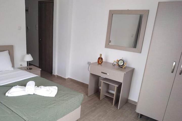 Room 4 of 51
