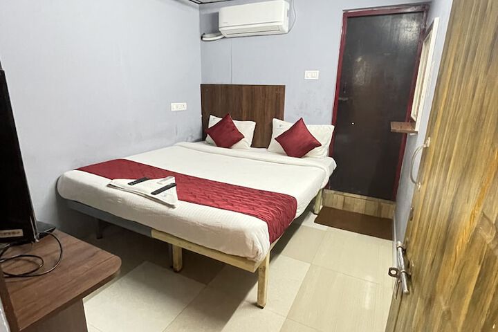 Room 6 of 28