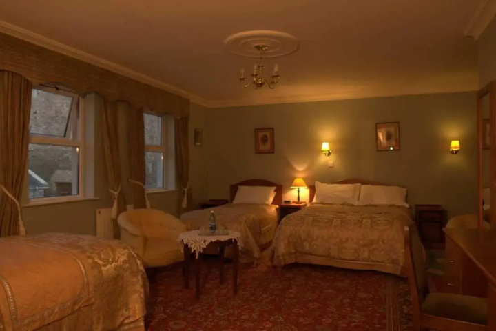 The Castle Country House B & B