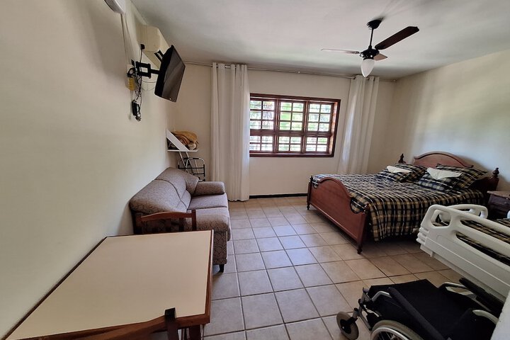 Room 32 of 40
