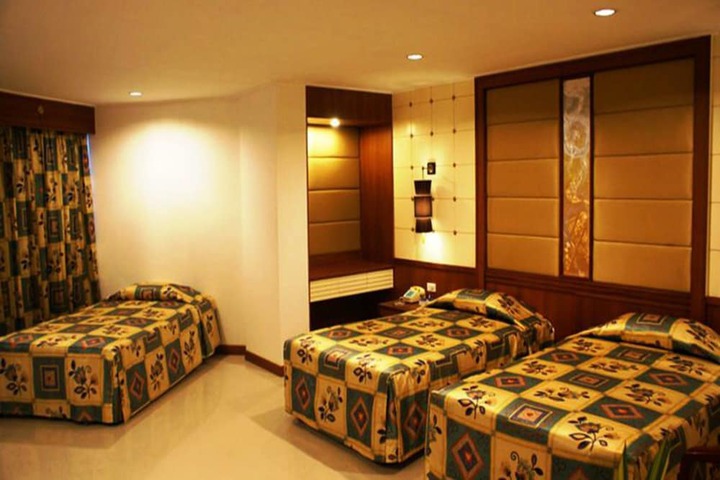 Room 12 of 44