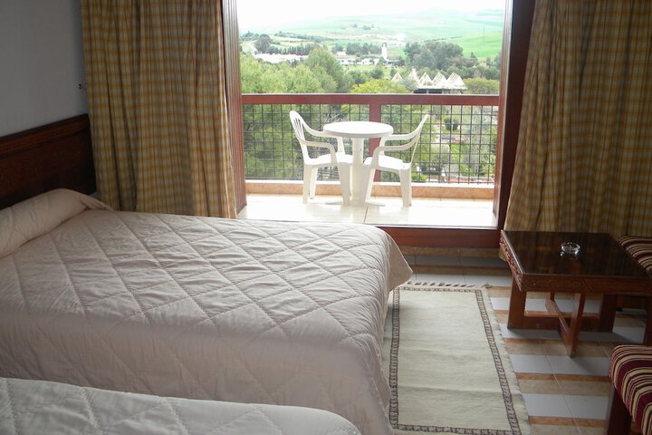 Room 9 of 32