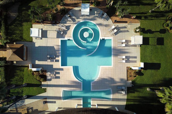 Hotel Pool