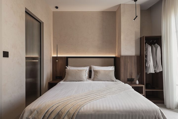 Room 11 of 120