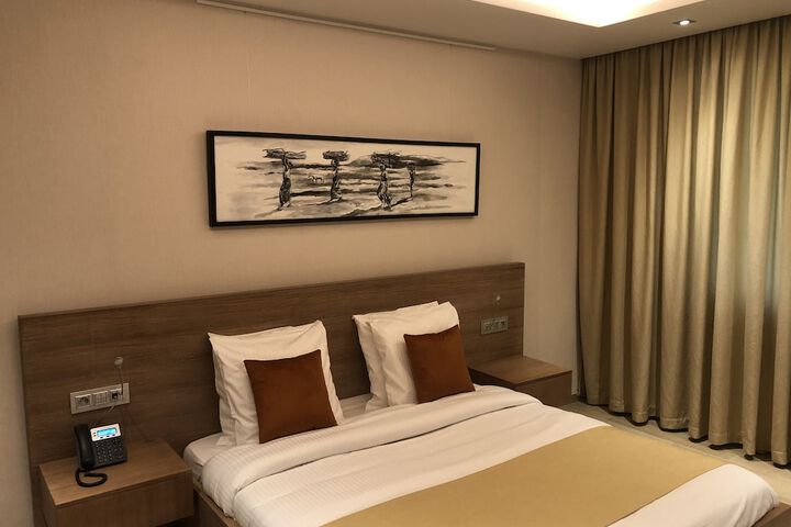 Room 5 of 35