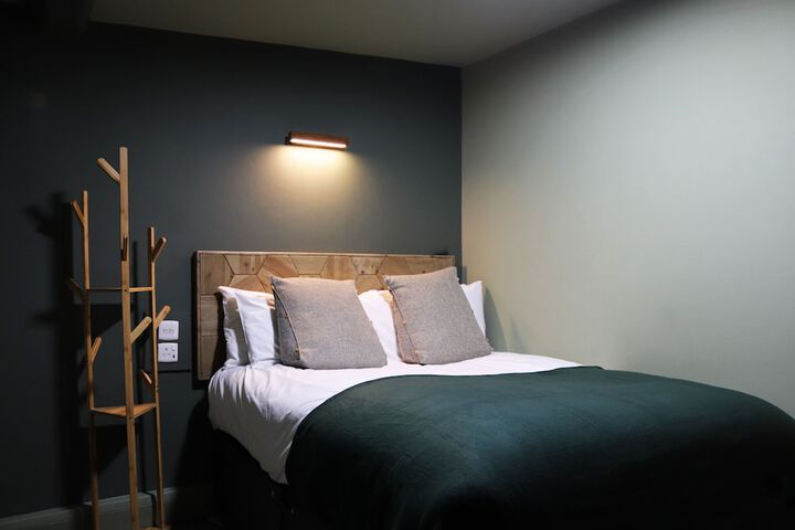 Room 13 of 140