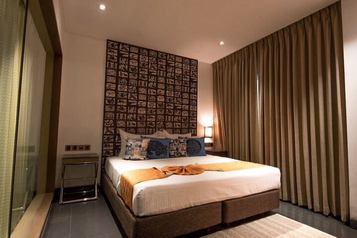 Room 5 of 52