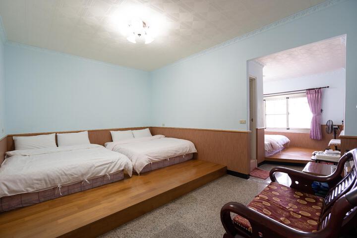 Room 4 of 13