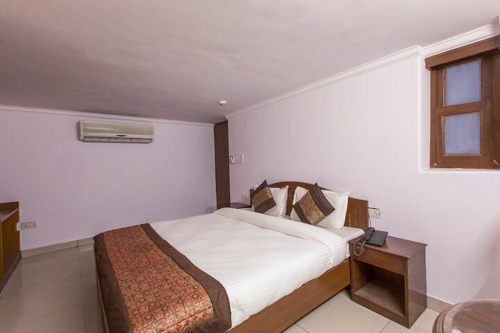 Room 7 of 13