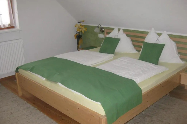 Room 2 of 17